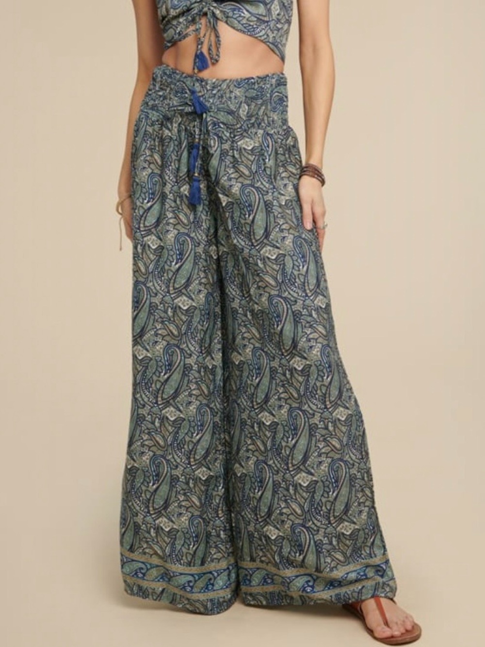 Earthbound Trading Co.
Blue Paisley Wide Leg
Palazzo Festival Pants